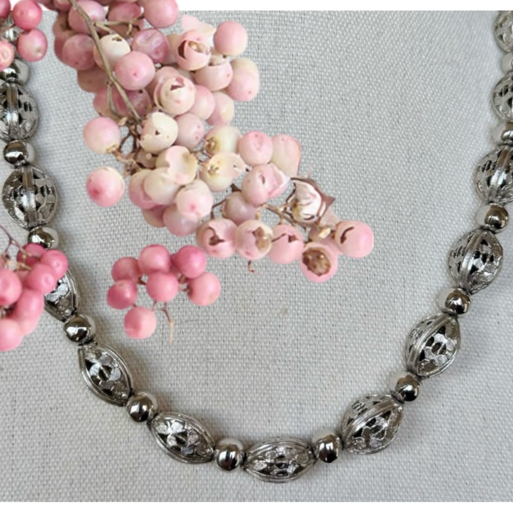 Vintage Tortolani Silver-Plated Oval Filigree Round Bead Necklace